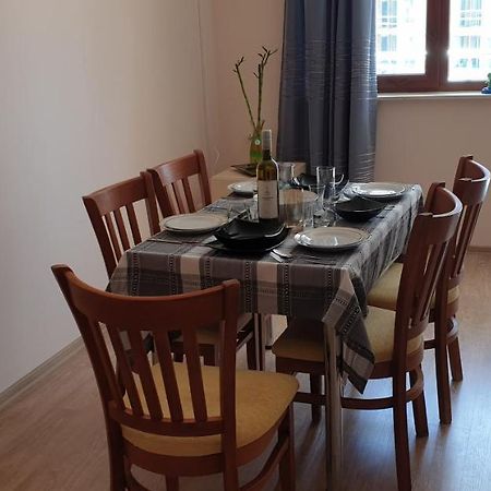 Family Holiday Apartments Breez 1 바르나 외부 사진