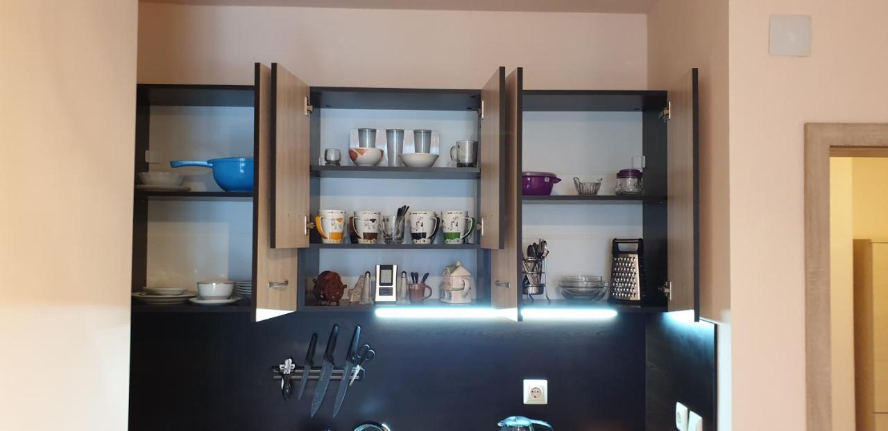 Family Holiday Apartments Breez 1 바르나 외부 사진