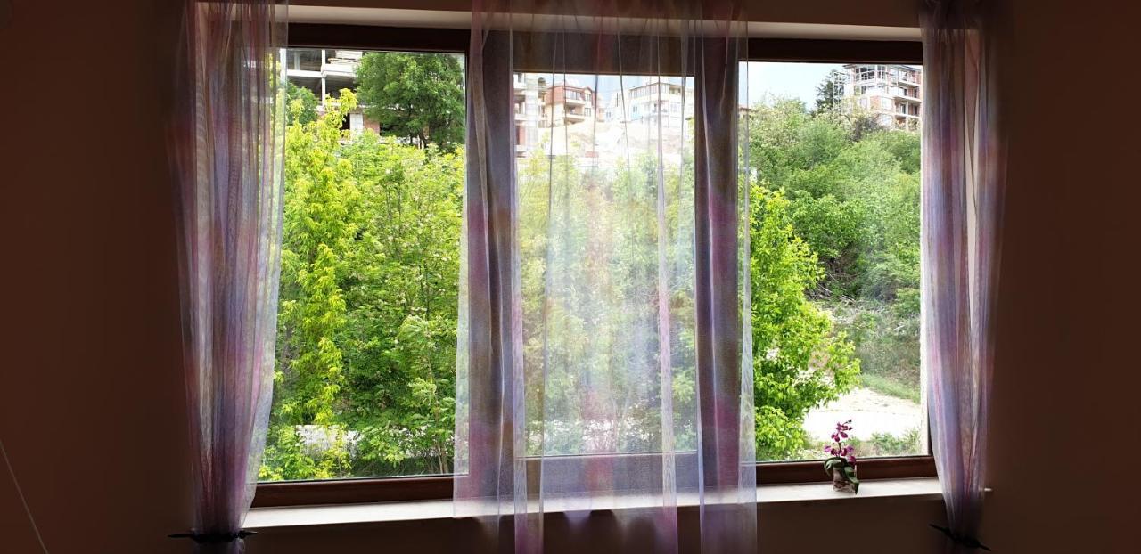 Family Holiday Apartments Breez 1 바르나 외부 사진